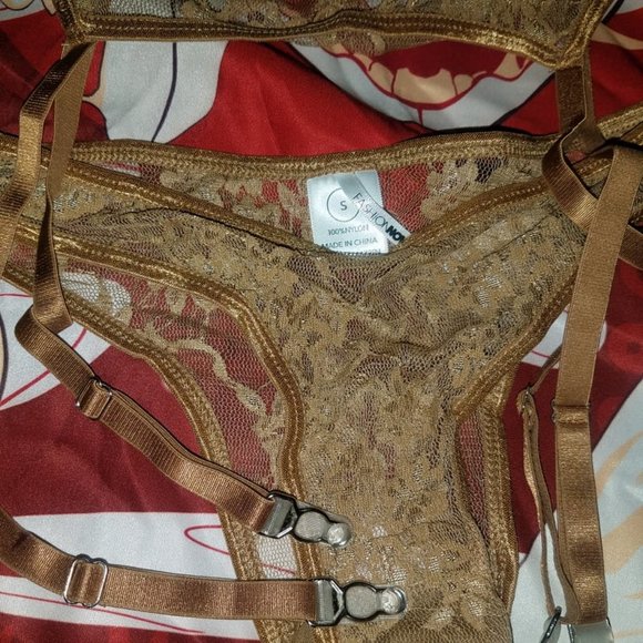 Fashion Nova 4 pc lingerie garter set S and M in nude - Picture 5 of 9